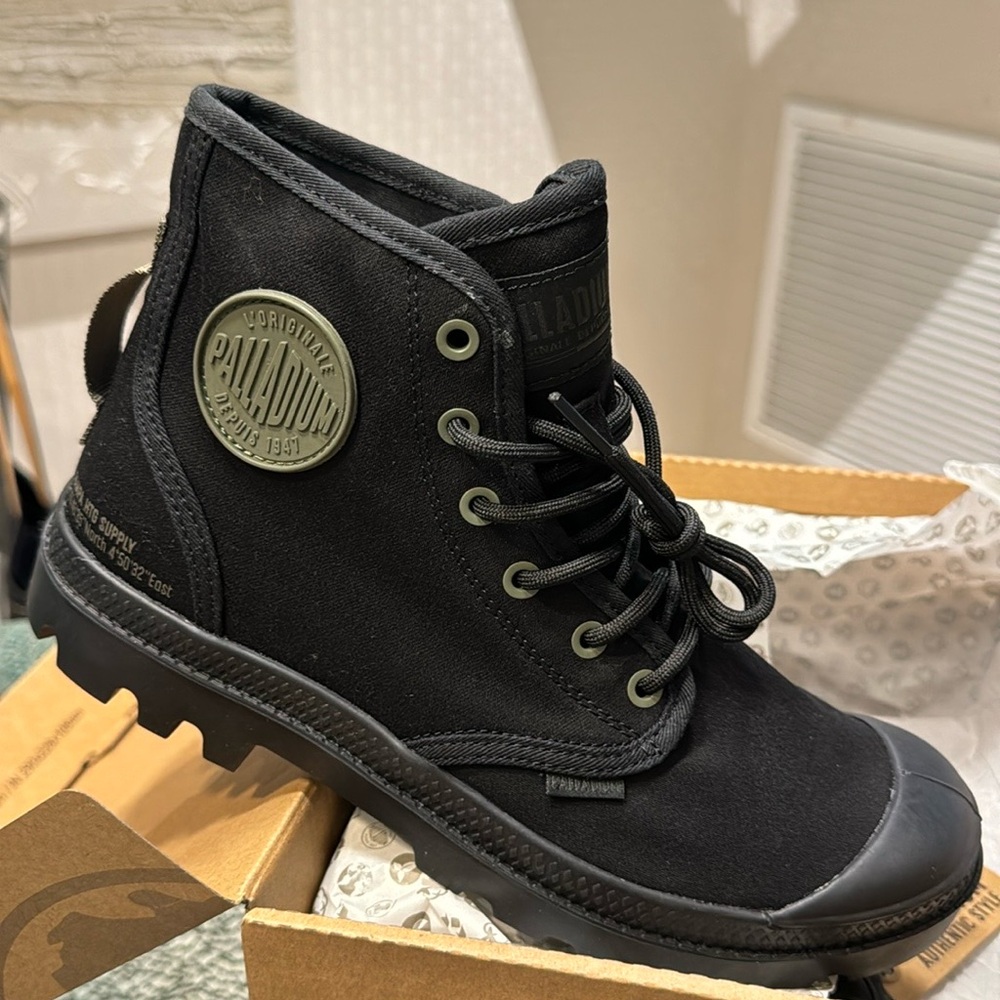 Palladium Authentic Style Pampa Hi Htg Supply Style 77356-001-M Men 7.5 Women 9 - Picture 4 of 11